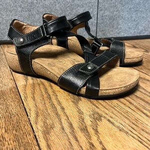 NWOB Taos Universe leather and cork sandals Black 37 US 6-6.5